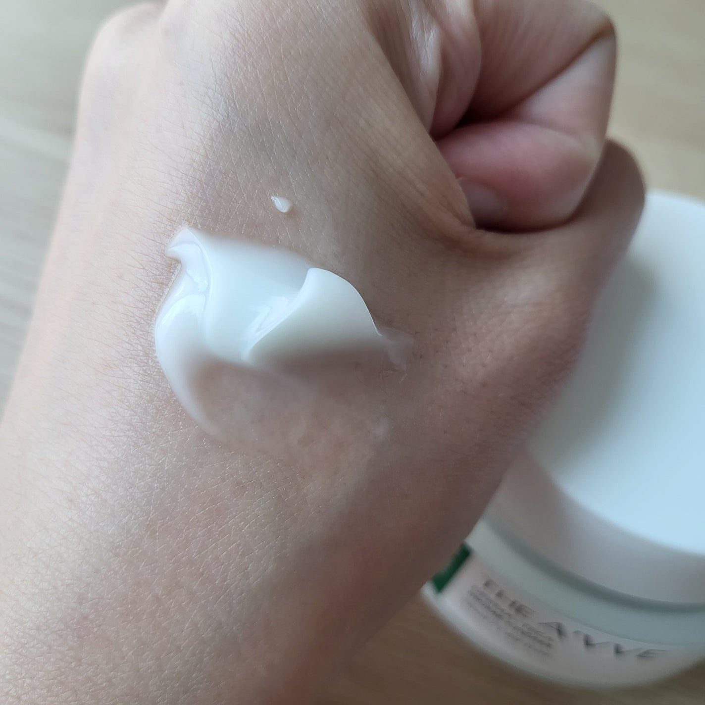 ダーマテカバイオームクリーム/THE A'VVE/フェイスクリームを使ったクチコミ(3枚目)