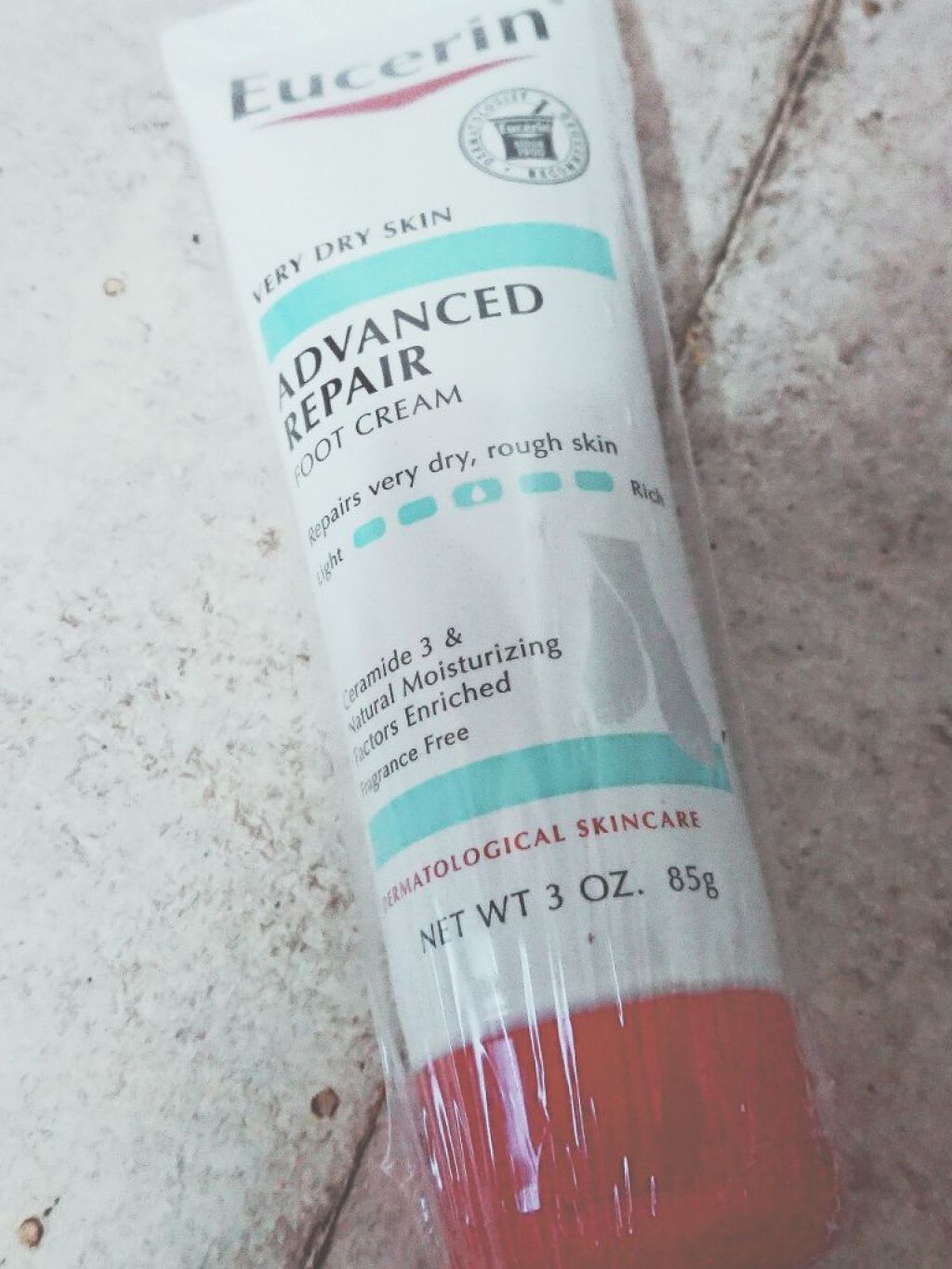 アドバンスドリペアフットクリーム/Eucerin/レッグ・フットケアを使ったクチコミ（2枚目）