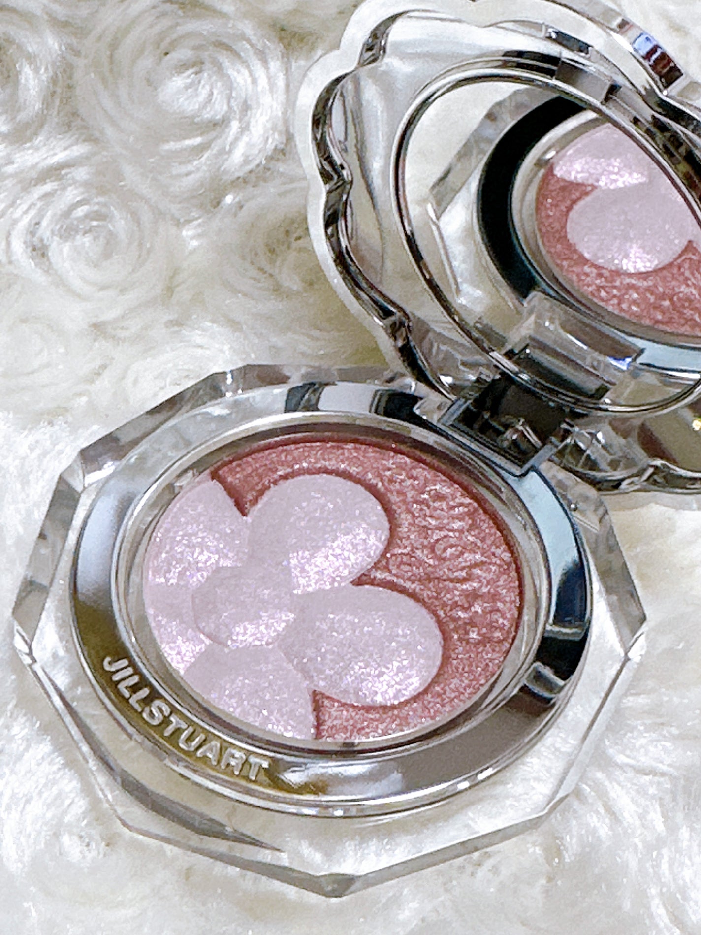 ジルスチュアート クリスタルブルーム ペタルクチュールアイズ デュオ/JILL STUART/アイシャドウパレットを使ったクチコミ(2枚目)