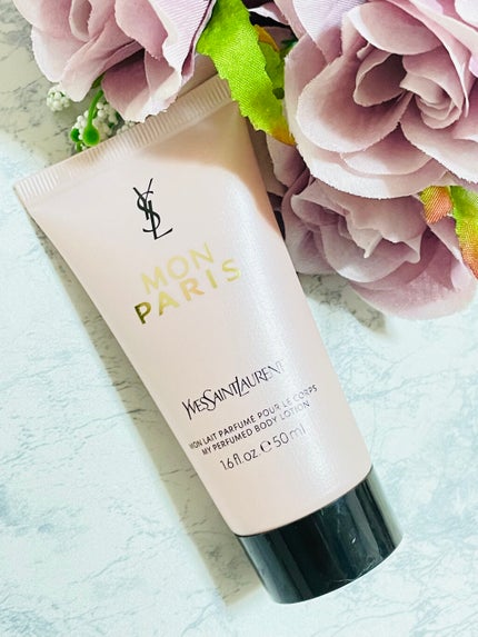 YVES SAINT LAURENT BEAUTE モン パリ ボディーローションのクチコミ「YSL
モンパリ
ボディーローション
肌をしっとり保湿し、
エレガントに香るボディーロー.....」(1枚目)