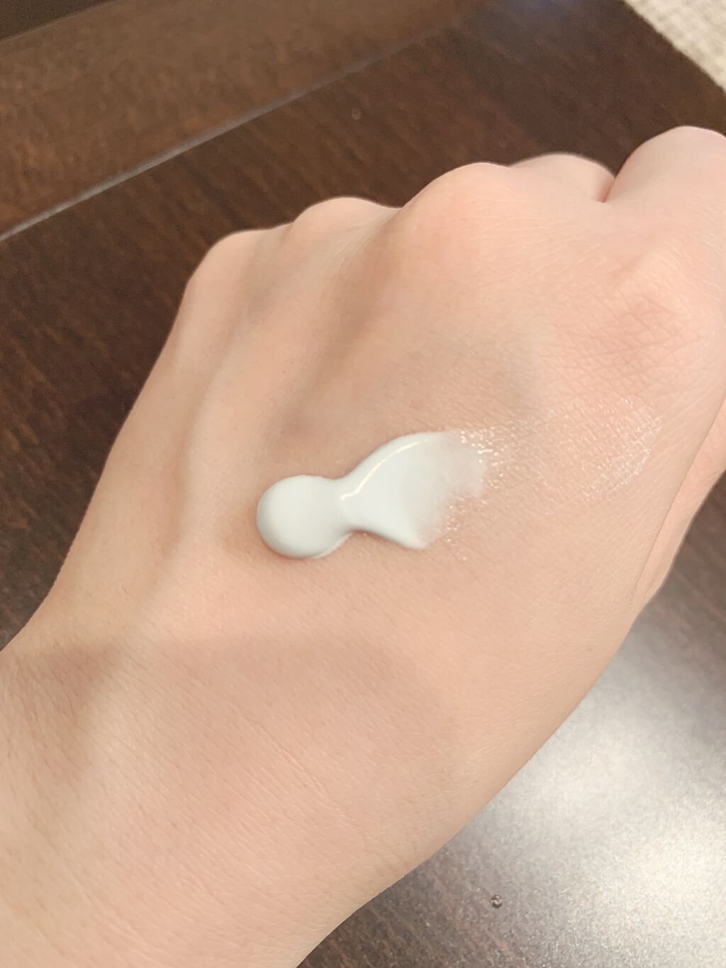 サムシングピュアブルー セント　シマリング UVプロテクター/JILL STUART/日焼け止めジェルを使ったクチコミ（2枚目）