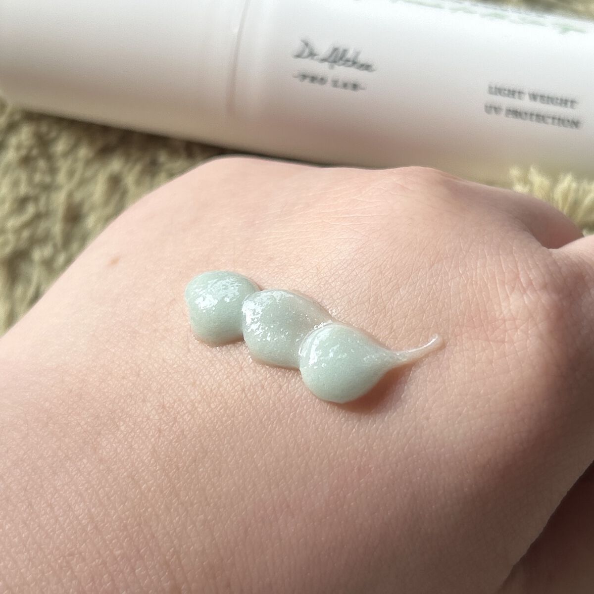 シカリリーフサンエッセンス/Dr.Althea/日焼け止め・UVケアを使ったクチコミ（3枚目）