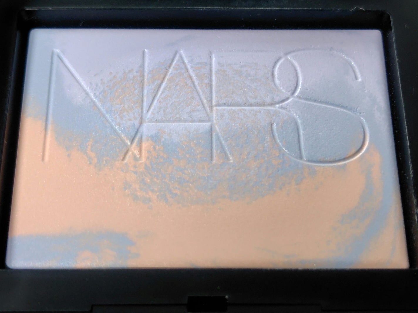 ライトリフレクティング プリズマティックパウダー/NARS/プレストパウダーを使ったクチコミ(3枚目)