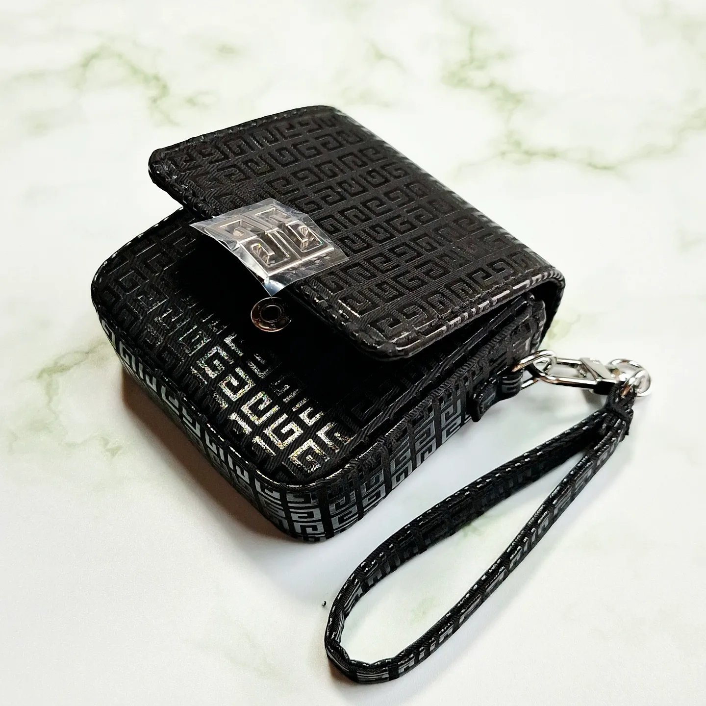 プリズム・リーブル・スキンケアリング・グロウ・クッション 1-C105	/GIVENCHY/クッションファンデーションを使ったクチコミ（2枚目）