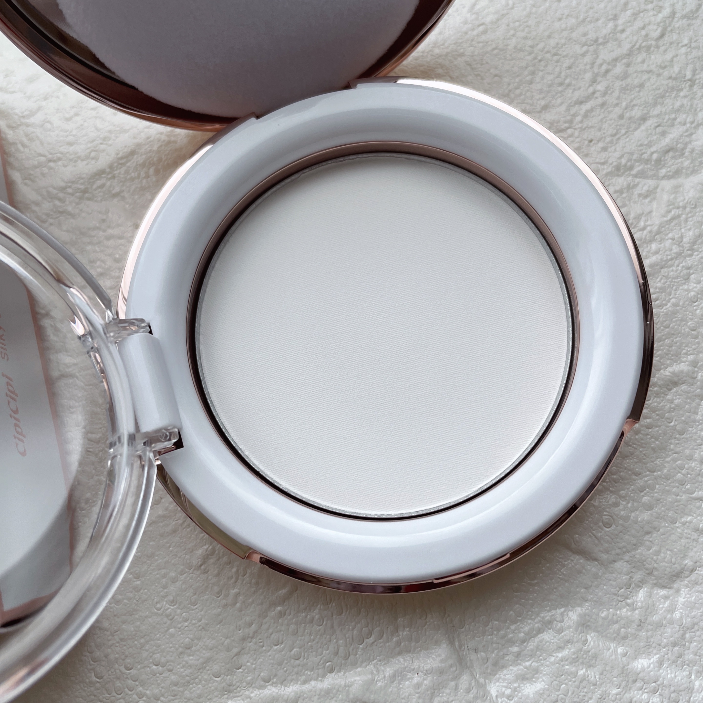 シルキースキンパウダー/CipiCipi/プレストパウダーを使ったクチコミ（2枚目）