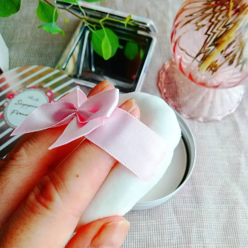 すっぴんパウダー  パステルローズの香り/クラブ/プレストパウダーを使ったクチコミ（1枚目）