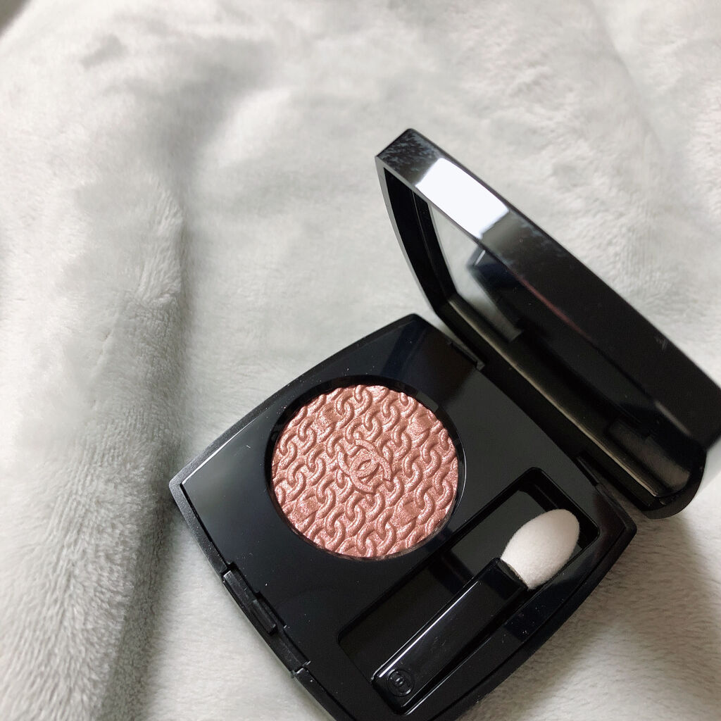 オンブル プルミエール プードゥル #927 キュイヴル ローズ/CHANEL/単色アイシャドウを使ったクチコミ（3枚目）