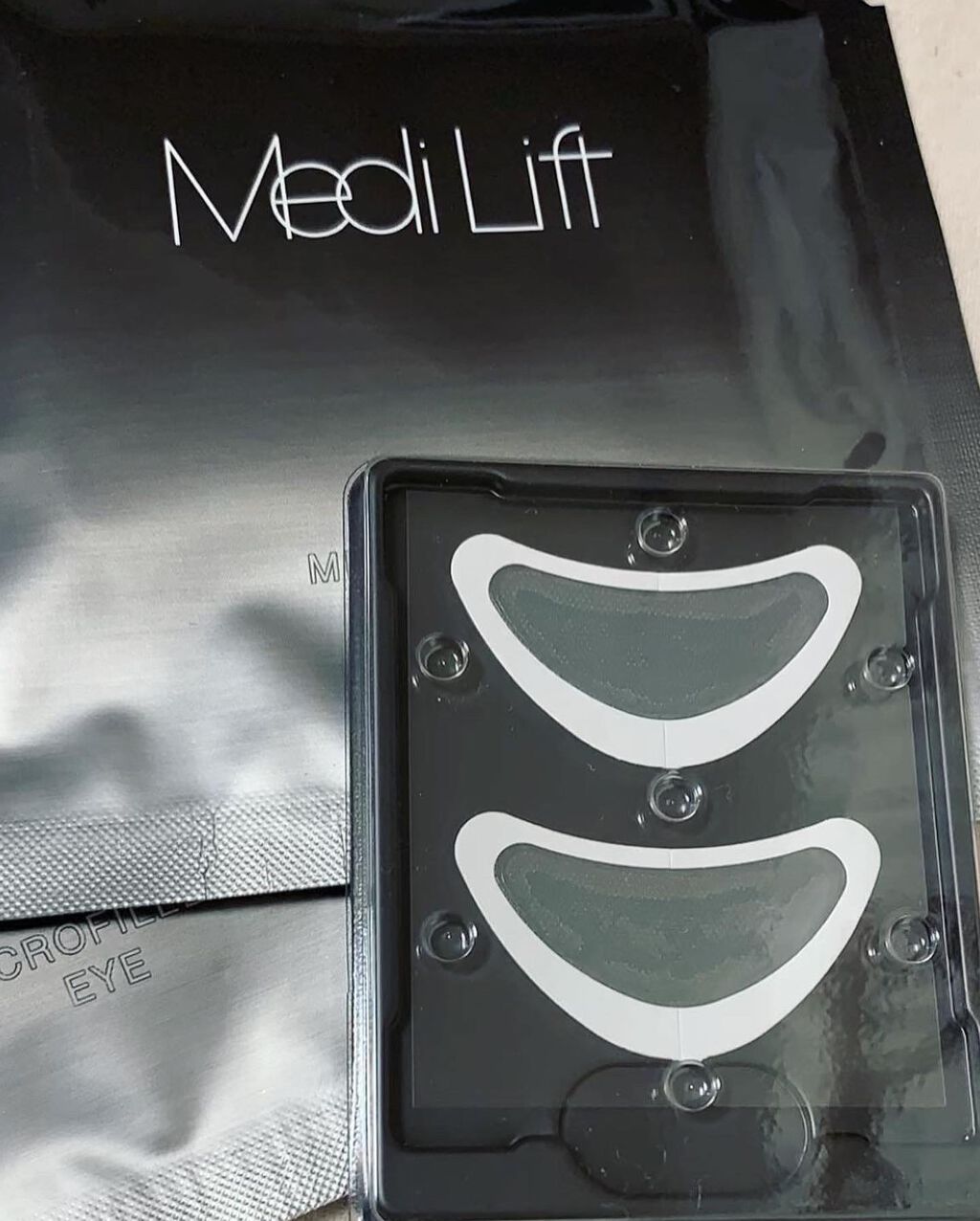 メディリフト 3Dマイクロフィラー(目元用)/YA-MAN TOKYO JAPAN/美容液を使ったクチコミ（1枚目）