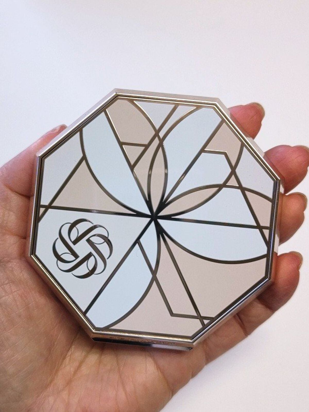 マルセル ワンダース コレクション コスメデコルテ フェイスパウダー XII/DECORTÉ/プレストパウダーを使ったクチコミ(3枚目)