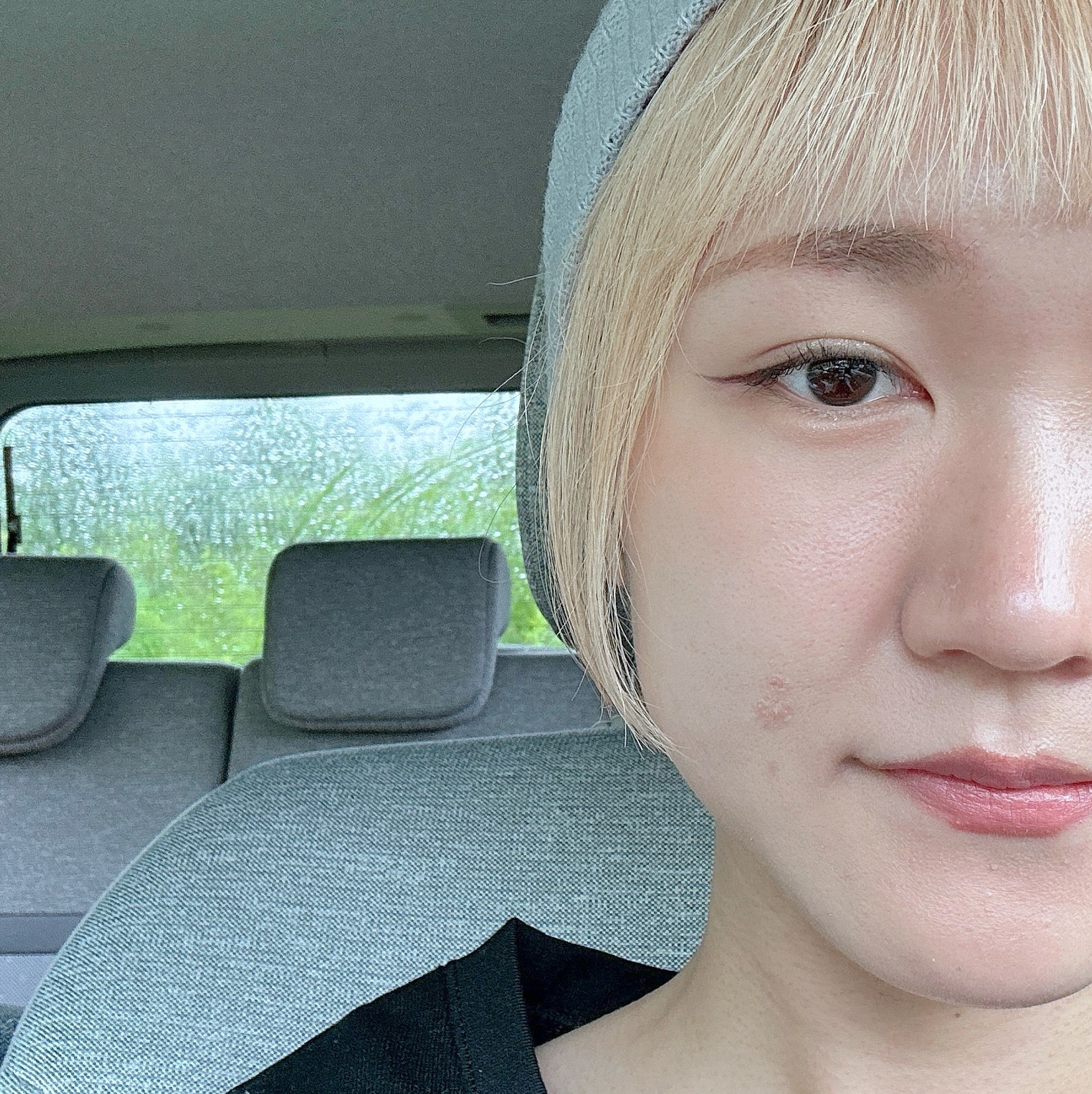 ミルキッシュガラスファンデ 04 オークル/KiSS/リキッドファンデーションを使ったクチコミ（2枚目）