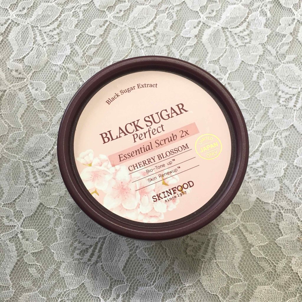 ブラックシュガー パーフェクトエッセンシャルスクラブ 2X チェリーブロッサム/SKINFOOD/洗い流すパック・マスクを使ったクチコミ(1枚目)