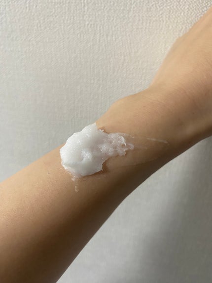 ニベア ロイヤルブルーボディクリーム うるおい密封ケア/ニベア/ボディクリームを使ったクチコミ(2枚目)