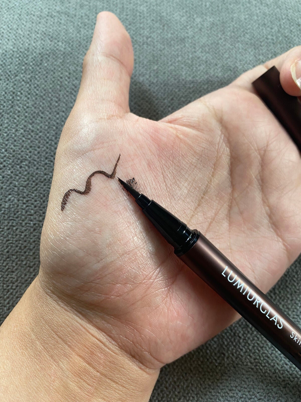 スキルレスライナー/LUMIURGLAS/リキッドアイライナーを使ったクチコミ(2枚目)