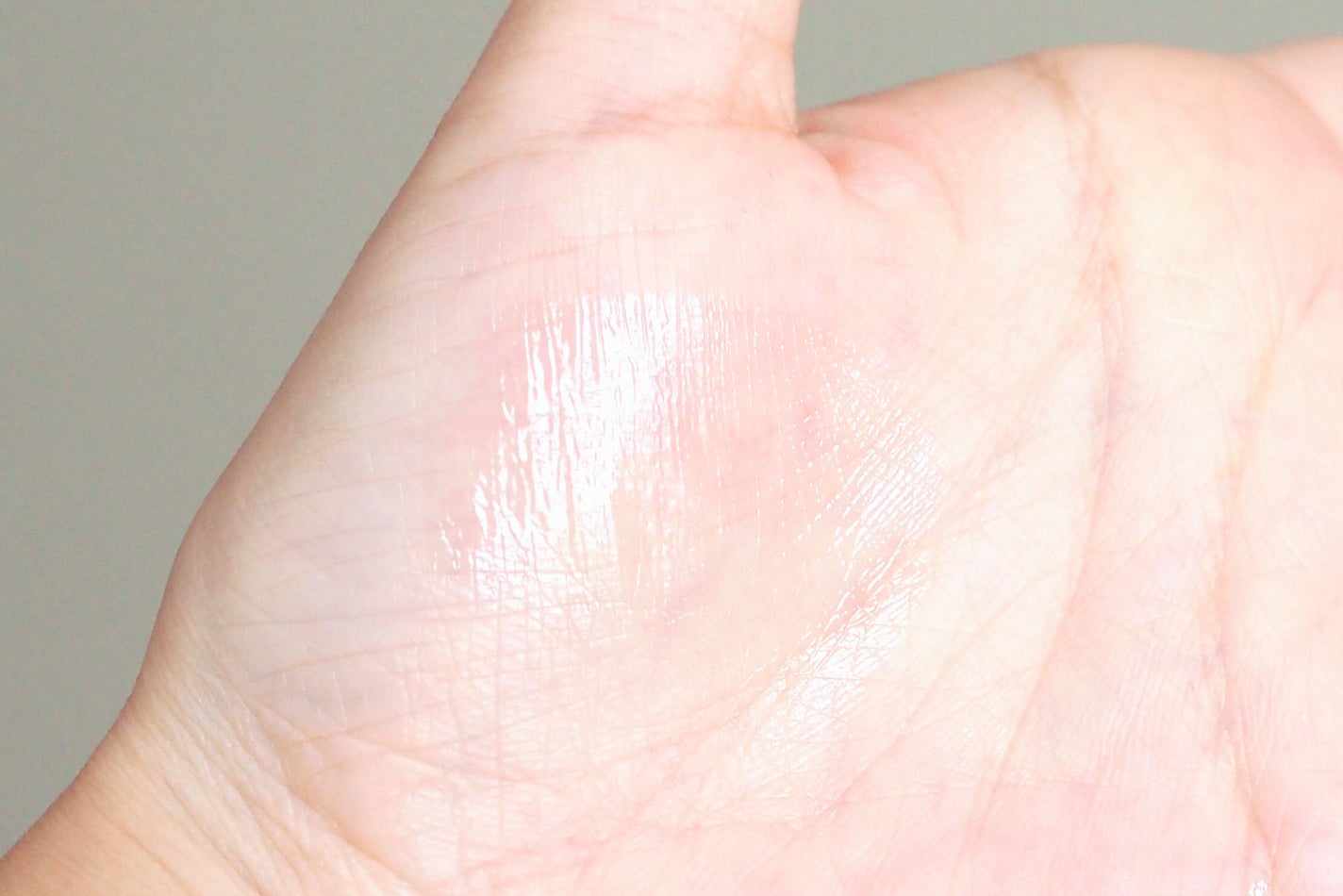 モイストリップバーム/XOUL/リップバームを使ったクチコミ(4枚目)