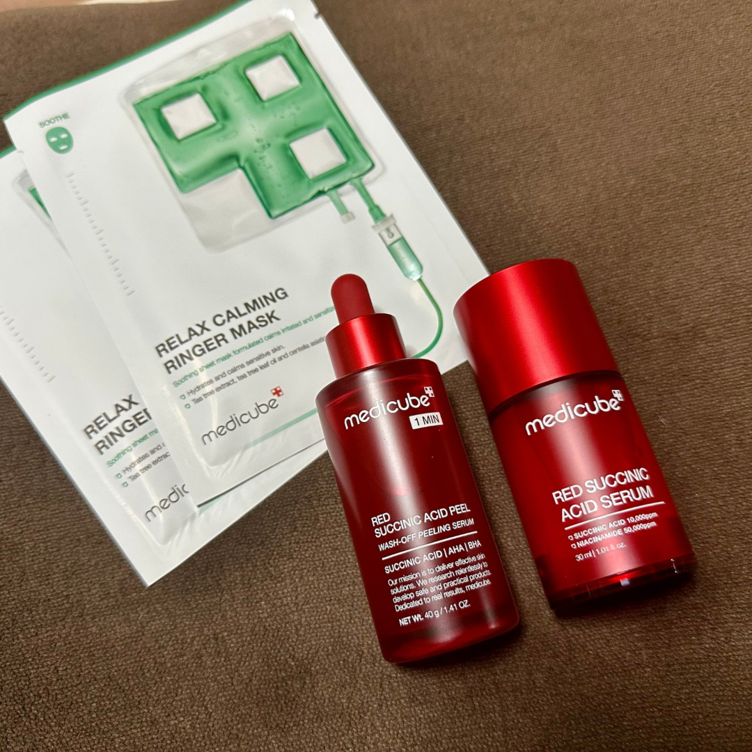 【medicube】

今回はメディキューブの商品を紹介します。



✼••┈┈••✼••┈┈••✼••┈┈••✼••┈┈••✼

［使った商品］

medecube Qoo10公式ショップ

☑︎レッドアクネピーリングセラム 3090円