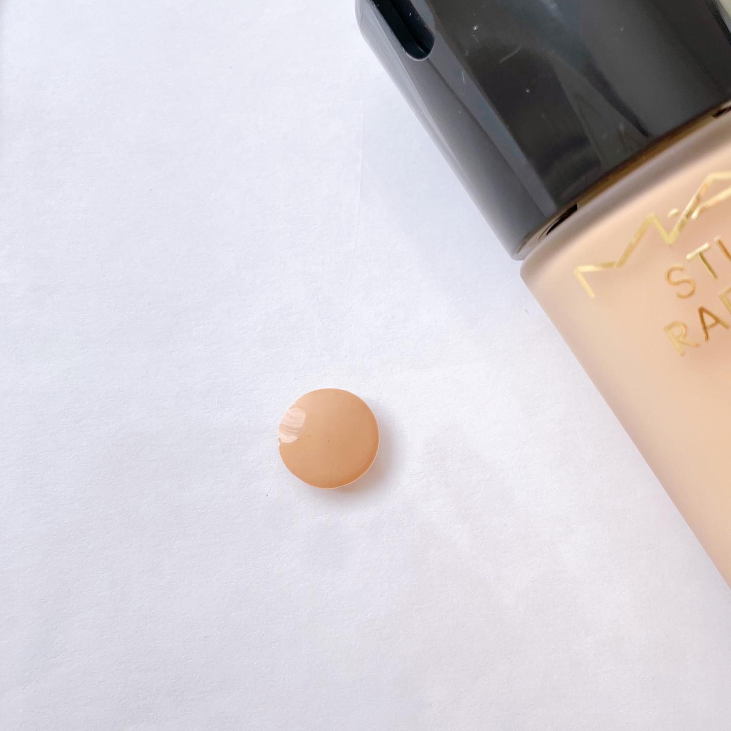 スタジオ ラディアンス セラム ファンデーション/M・A・C/リキッドファンデーションを使ったクチコミ（2枚目）