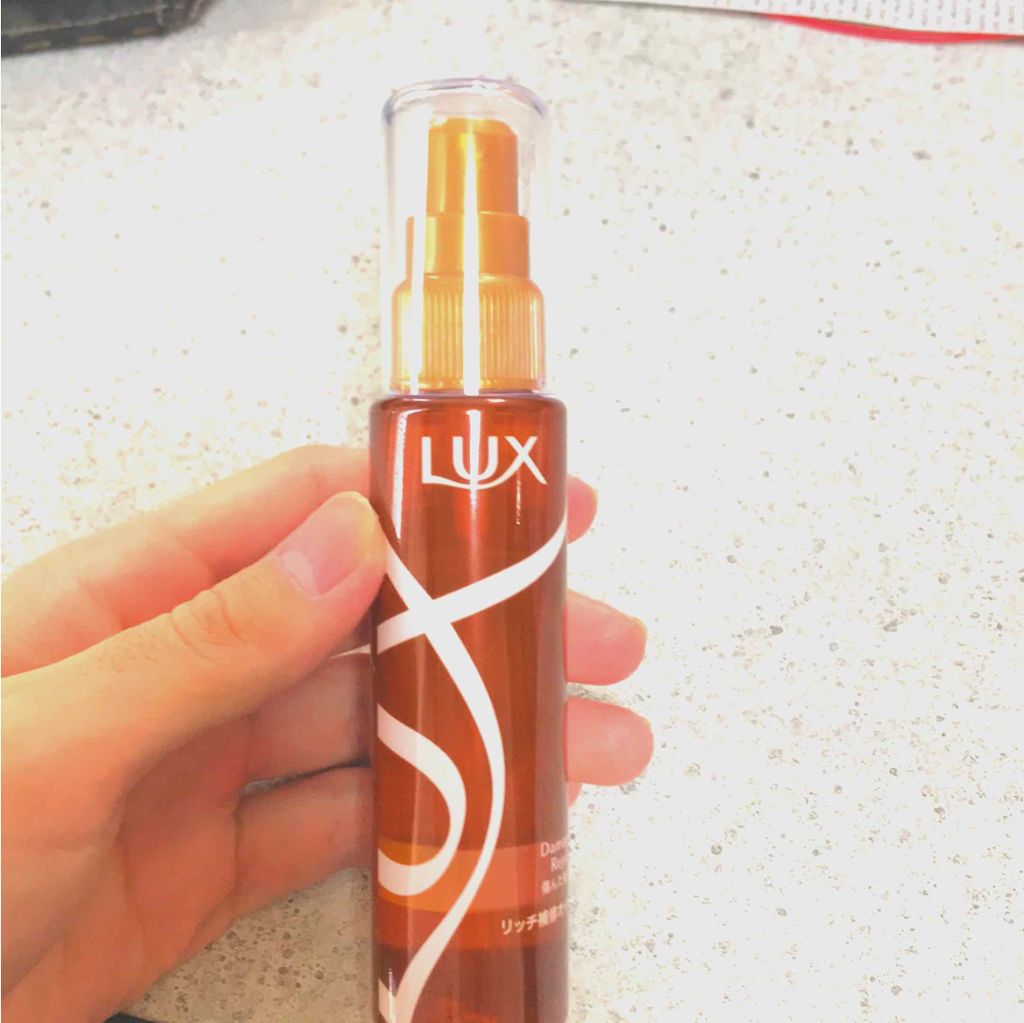 真琴 on LIPS 「自分が毎日使ってるヘアオイルです🤩朝アイロンする前とよるお風呂..」(1枚目)