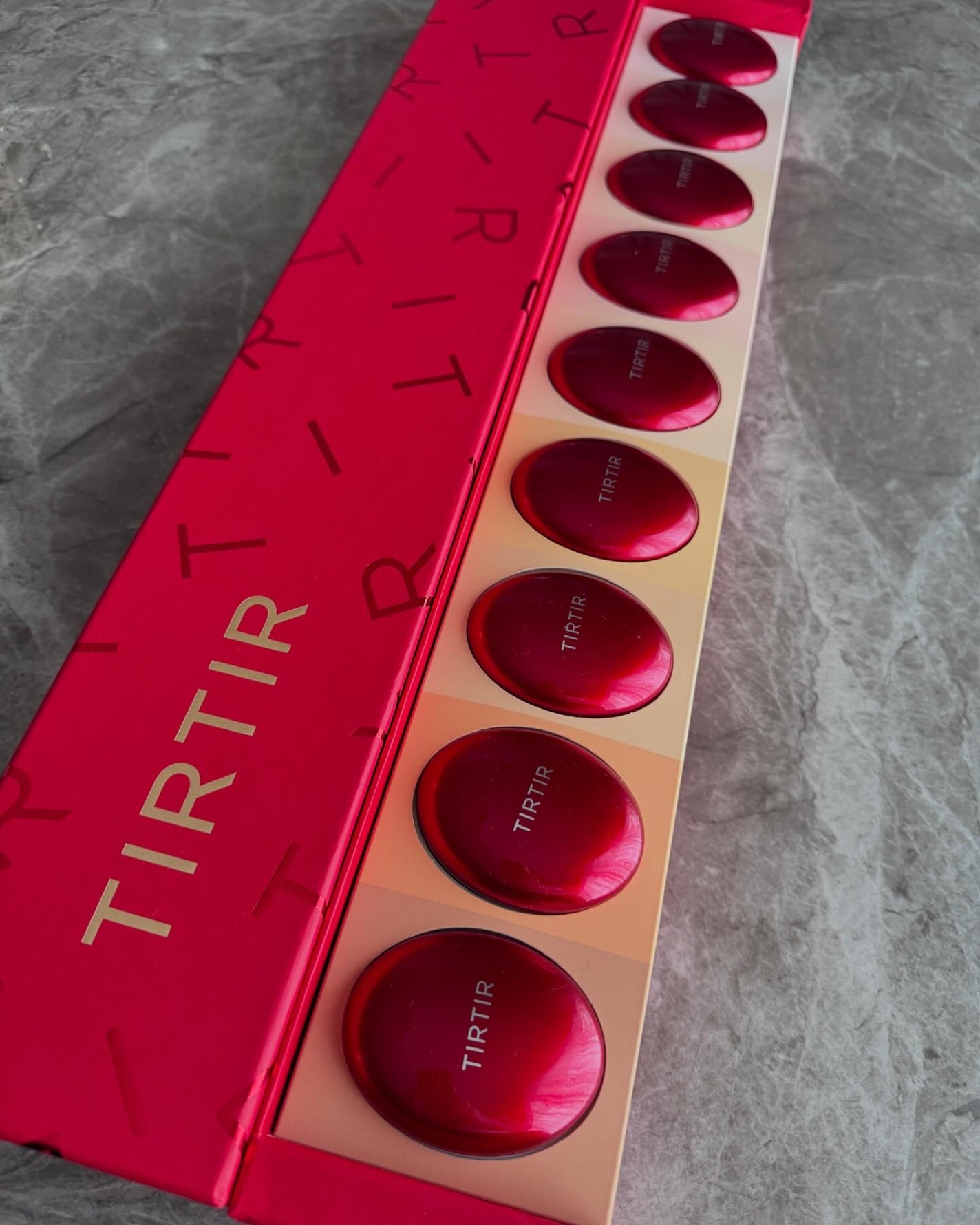 Non/フォロバ100 on LIPS 「ァンデーション塗った時、首との色の差異出てしまっていない?TI..」(1枚目)