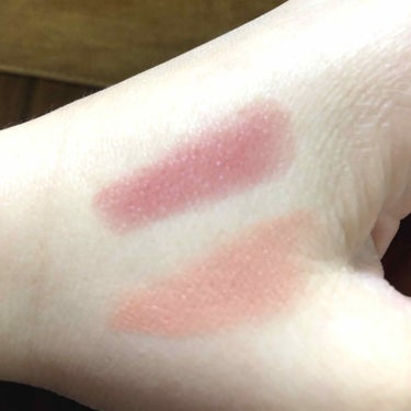 ちふれ 口紅(詰替用)

とにかく安くてカラーバリエーションの多いちふれの口紅💄
今回買ったのは2色
・212ローズパール系
・134ピンク系

どちらも発色は程よい感じでした！
134の方は私には少し色が薄かったかなぁ…
でも、この値段だから違う色をまた試したくなります♫
詰替用なので、別売りのケースも白とベージュを購入してみましたが、それでも安い！！

ちふれは幅広い世代で使用できるのが良いですよね😊
チークも気になってるので今度試したいです 💕

 #ちふれ
 #プチプラ の画像 その2