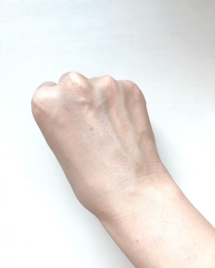 リアル フローレス ファンデーション ブラシ /ローラ メルシエ/メイクブラシの動画クチコミ4つ目