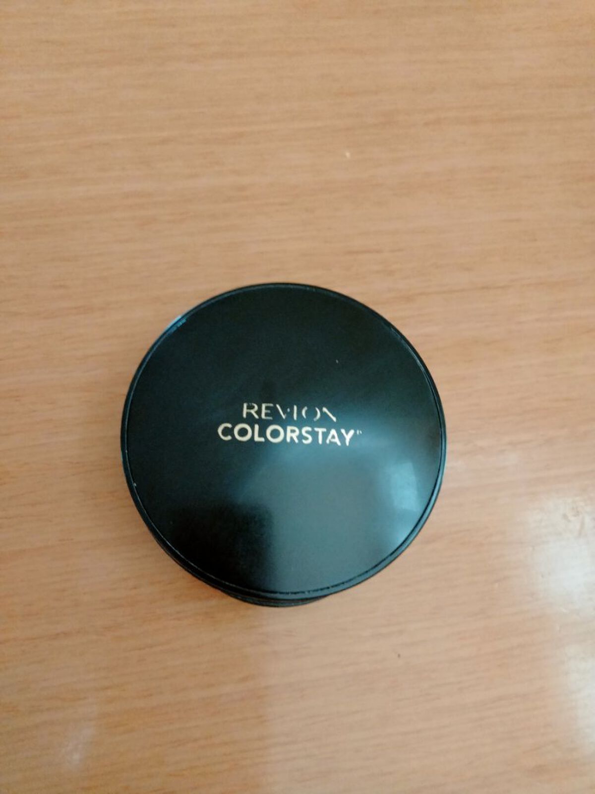 カラーステイ クッション ロングウェア ファンデーション 004 バフ/明るい肌色/REVLON/クッションファンデーションを使ったクチコミ（1枚目）