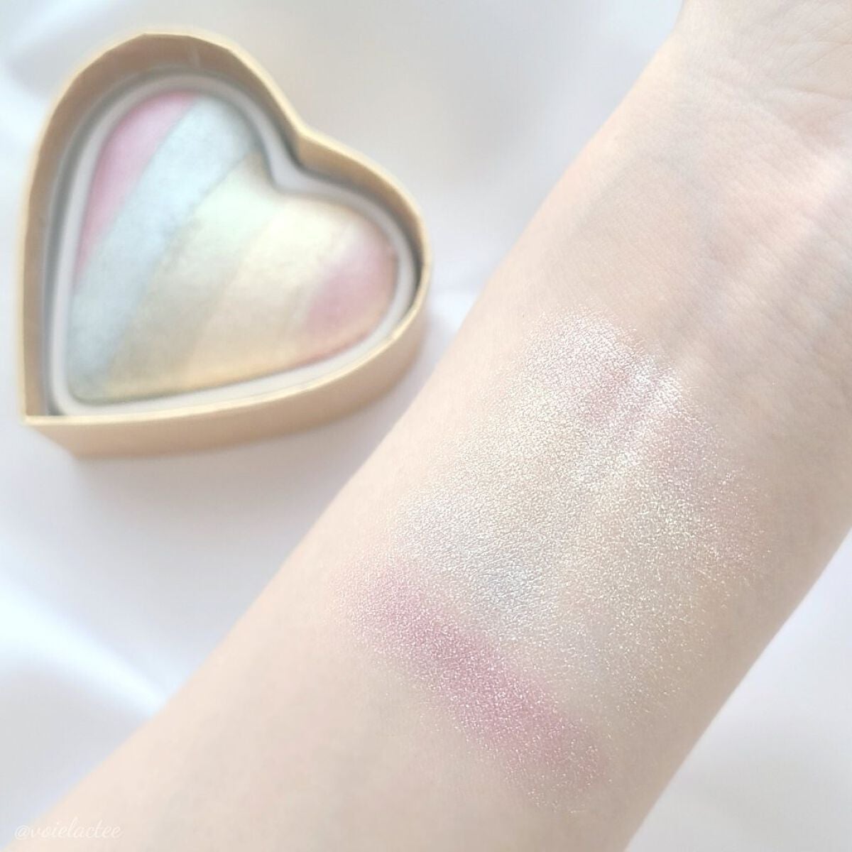 ハートハイライター ユニコーンハート/MAKEUP REVOLUTION/パウダーハイライトを使ったクチコミ(3枚目)