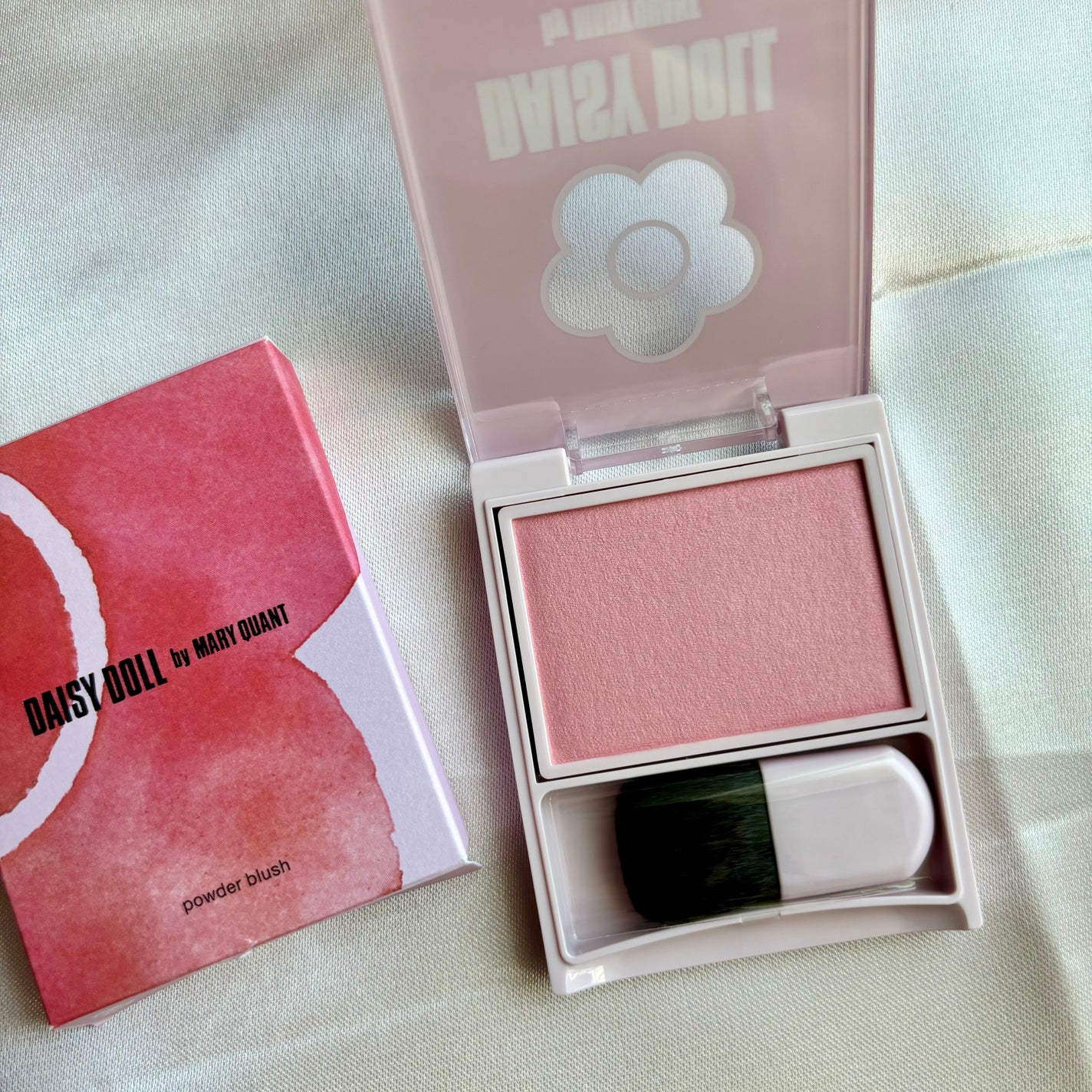 パウダーブラッシュ/DAISY DOLL by MARY QUANT/パウダーチークを使ったクチコミ(2枚目)