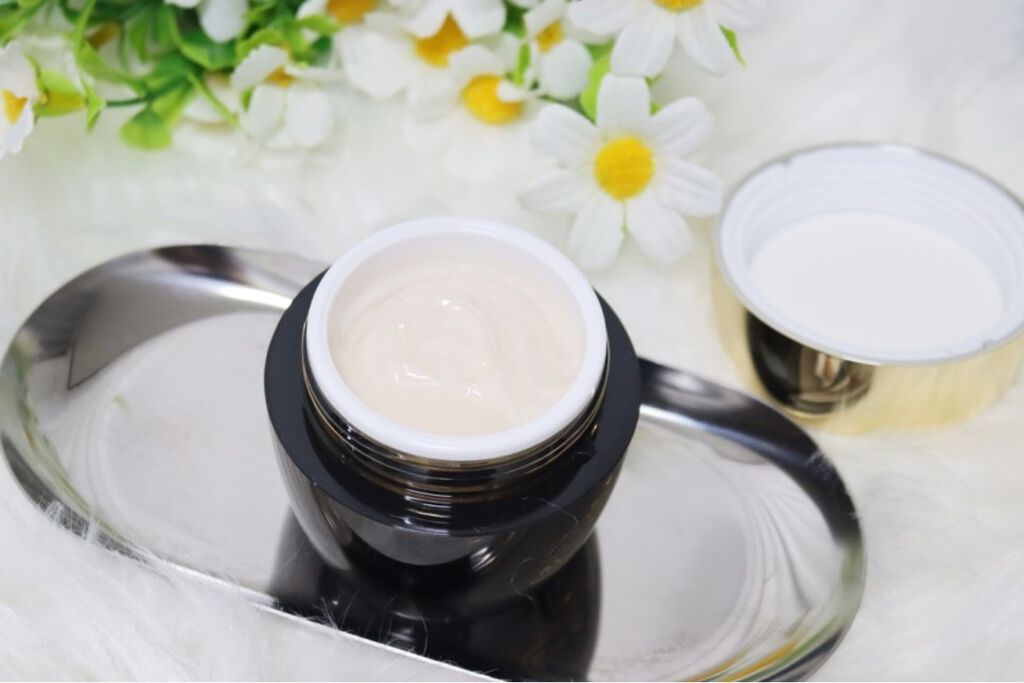 ベラ アルティメットエージ ネッククリーム/VELLA/フェイスクリームを使ったクチコミ（3枚目）