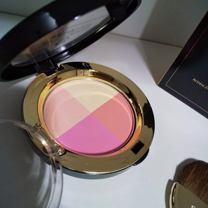 アクトレス 2+2 チーク&フェイスパウダー/サイムダン プレミアム/ルースパウダーを使ったクチコミ(4枚目)