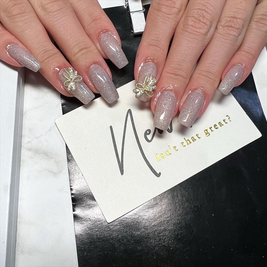 cst on LIPS 「#自爪ロング#🎀#冬ネイル#くすみカラー💅#ネイル好きな人と繋..」(5枚目)