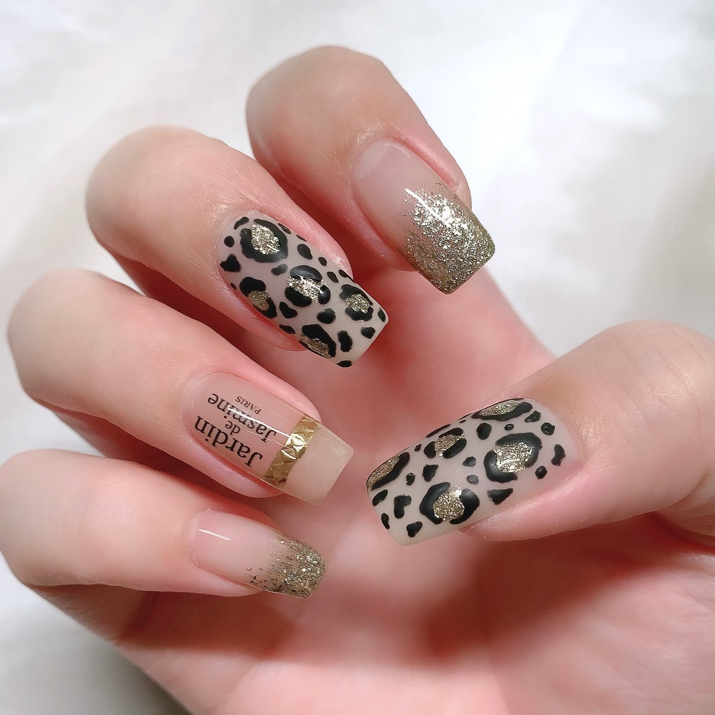 mizuki꙳ネイリスト on LIPS 「マイネイルチェンジ✨秋定番のレオパード柄にしました❤️✨全体は..」(1枚目)