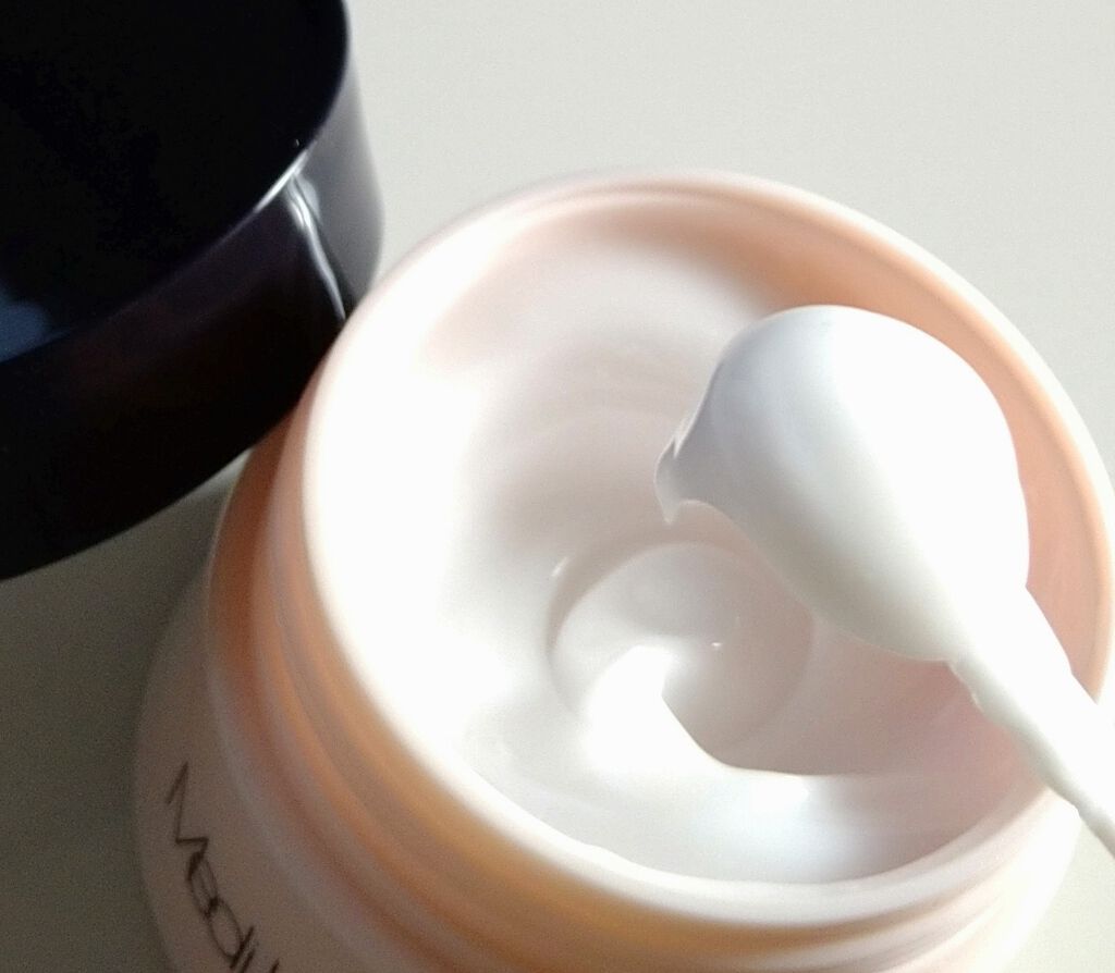 YA-MAN TOKYO JAPAN メディリフト ニードルリフトクリームのクチコミ「ヤーマンさまより提供いただきました♡

「塗る純金ニードル」を含有し、様々なお肌悩みにアプロー.....」（2枚目）