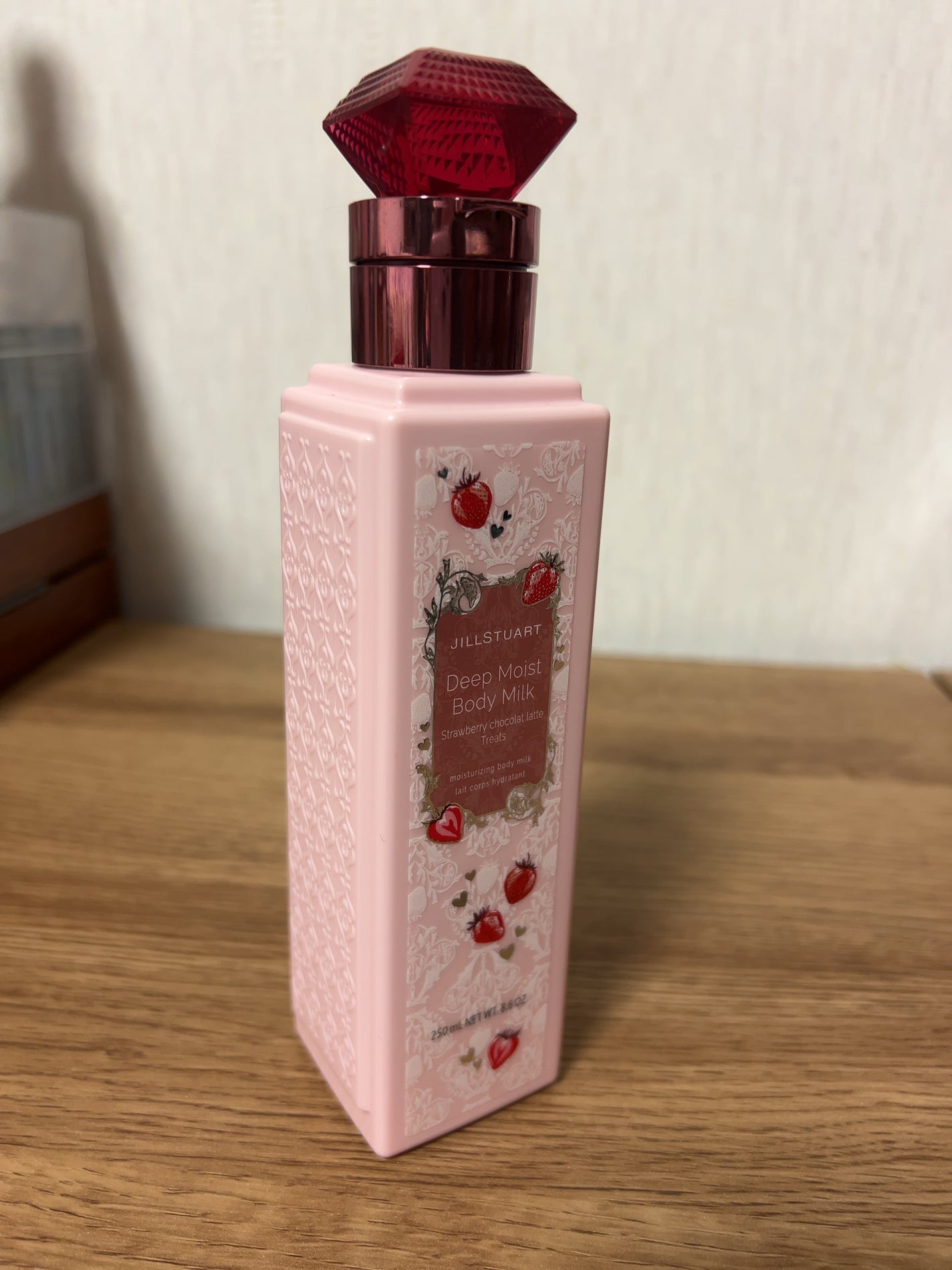 ジルスチュアート ディープモイストボディミルク ストロベリー ショコララテ トリーツ/JILL STUART/ボディミルクを使ったクチコミ(1枚目)