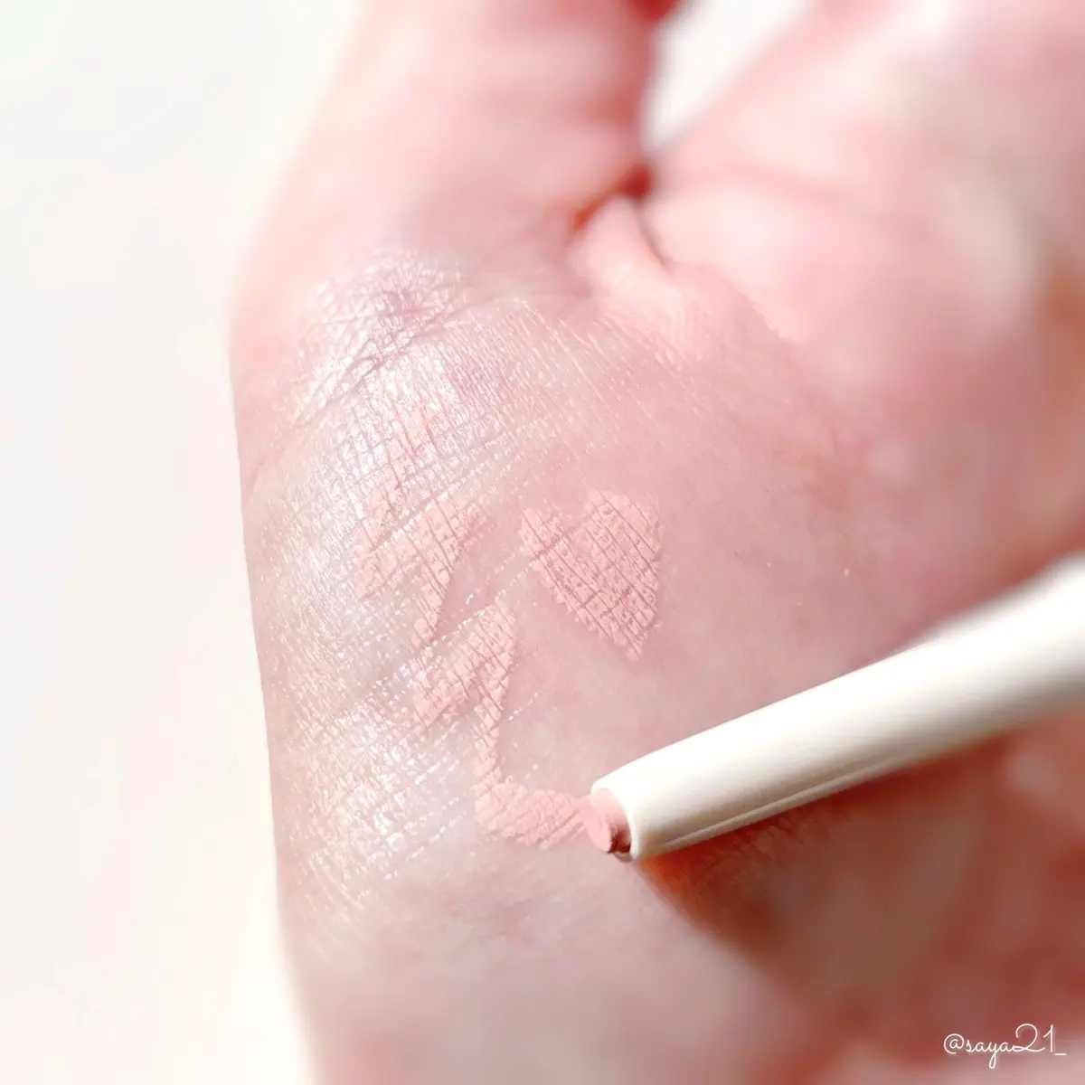 CipiCipi ポイントコンシーラーのクチコミ「ずっと探してたCipiCipiの涙袋コンシーラーいちごみるく🍓🍼

⚜️CipiCipi
シピ.....」（3枚目）