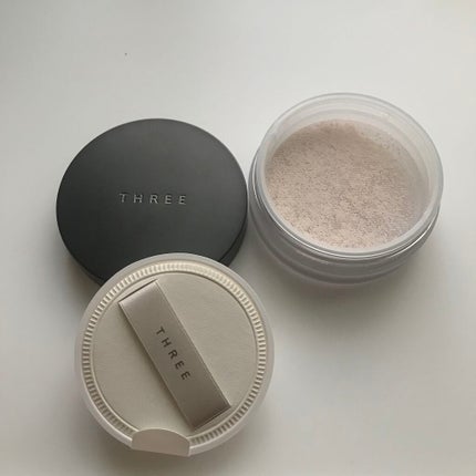 アドバンスドエシリアルスムースオペレーター ルースパウダー/THREE/ルースパウダーを使ったクチコミ(2枚目)