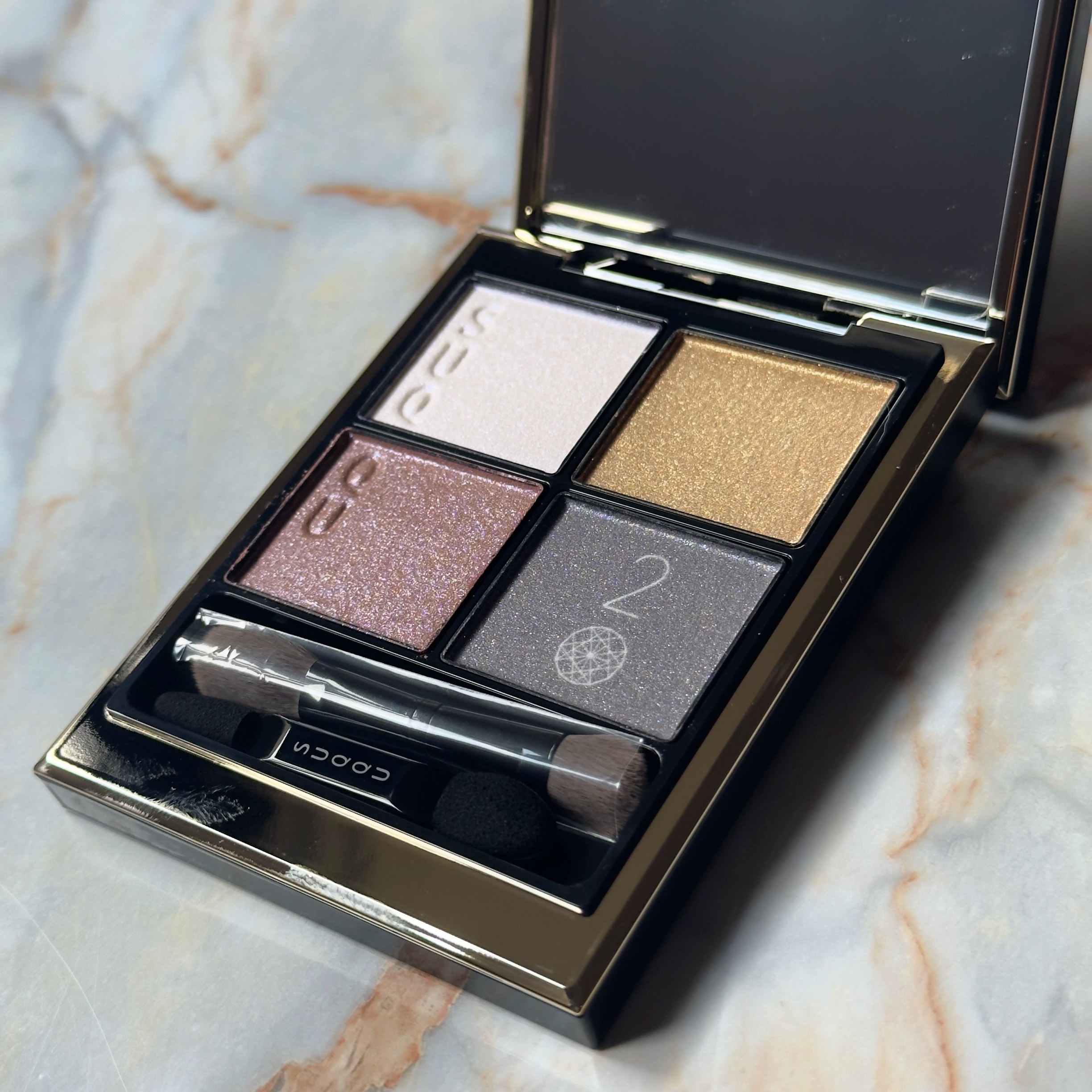 シグニチャー カラー アイズ/SUQQU/アイシャドウパレットを使ったクチコミ（3枚目）