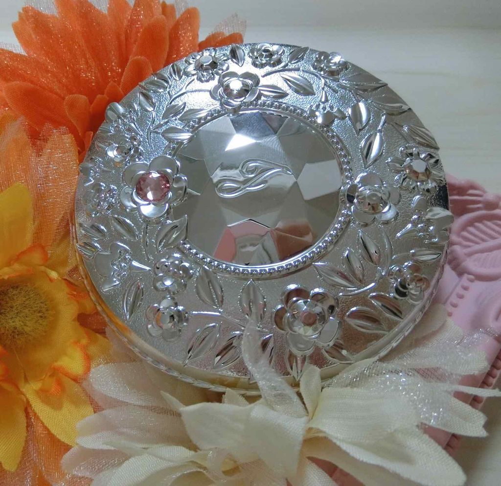 クリスタルルーセント フェイスパウダー/JILL STUART/プレストパウダーを使ったクチコミ(1枚目)