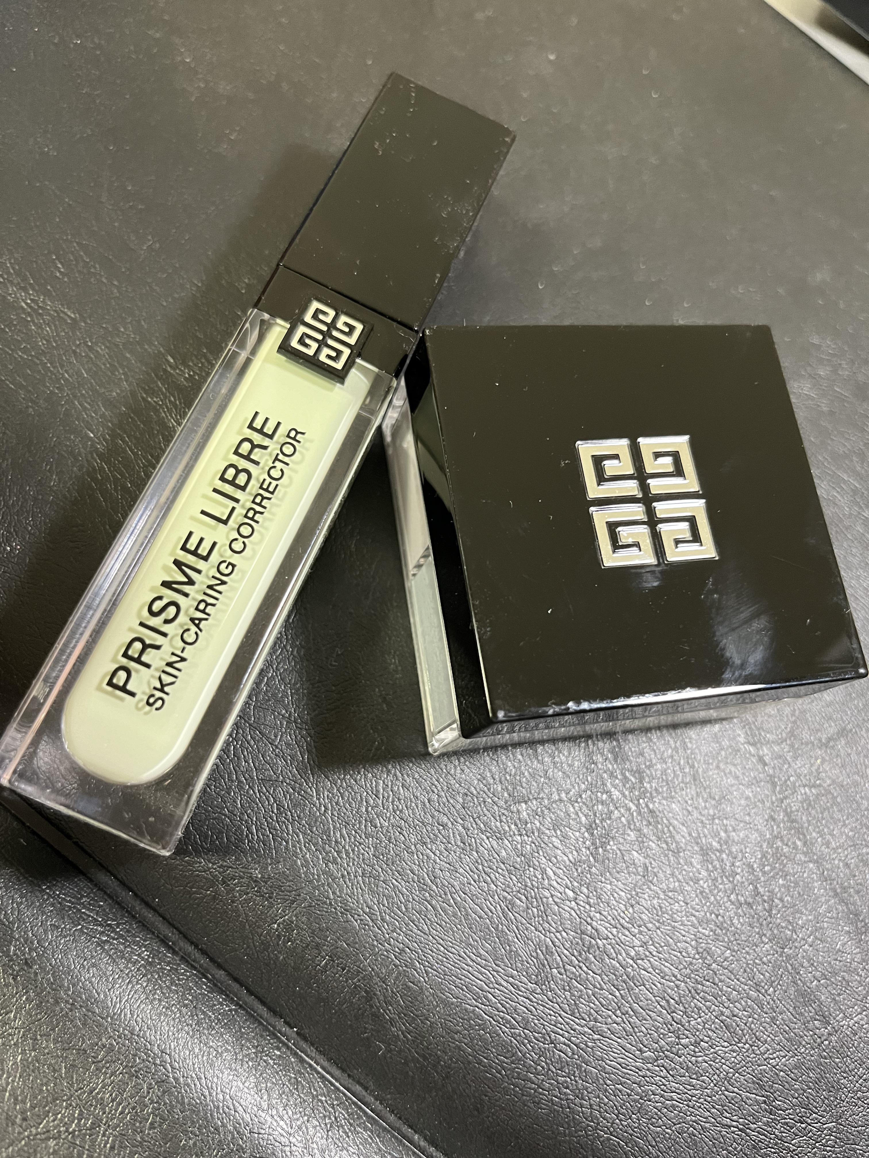 プリズム・リーブル・スキンケアリング・コレクター/GIVENCHY/化粧下地を使ったクチコミ（1枚目）