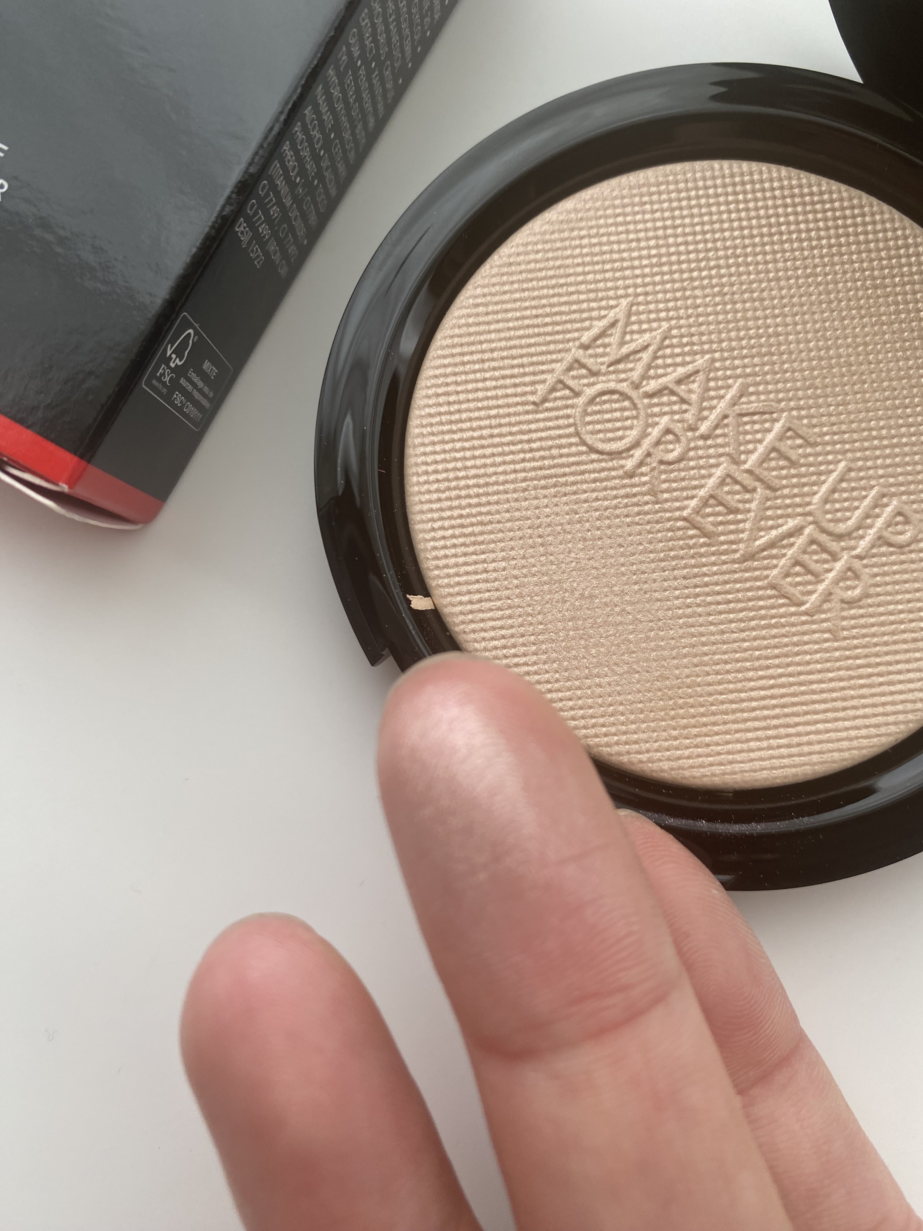 プログロウ 01 パーリーローズ/MAKE UP FOR EVER/パウダーハイライトを使ったクチコミ（2枚目）