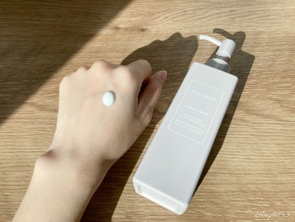 イドラクラリティ マイクロエッセンス クレンジングエマルジョン/DECORTÉ/ミルククレンジングを使ったクチコミ(2枚目)