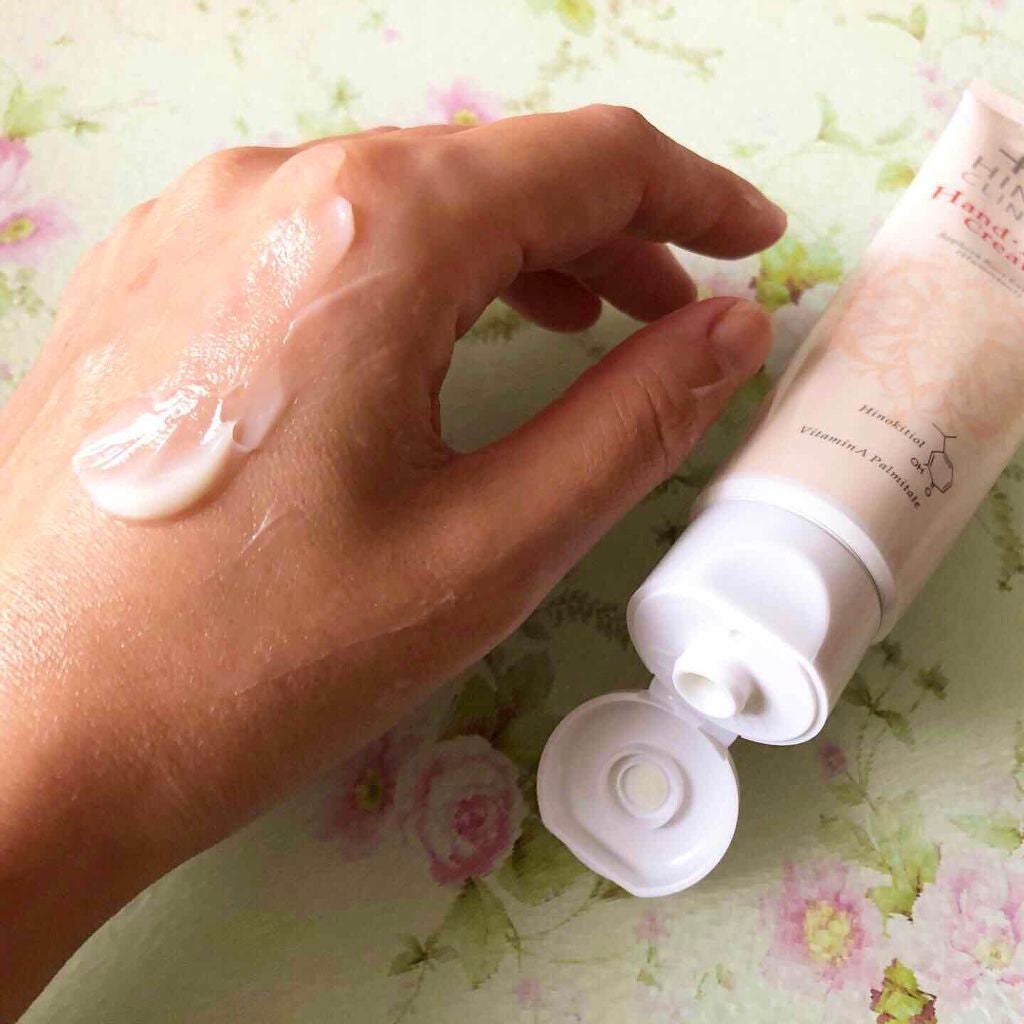 まぁや on LIPS 「ヒノキ肌粧品のハンド・ニークリームを使っています。今年の冬はし..」(1枚目)