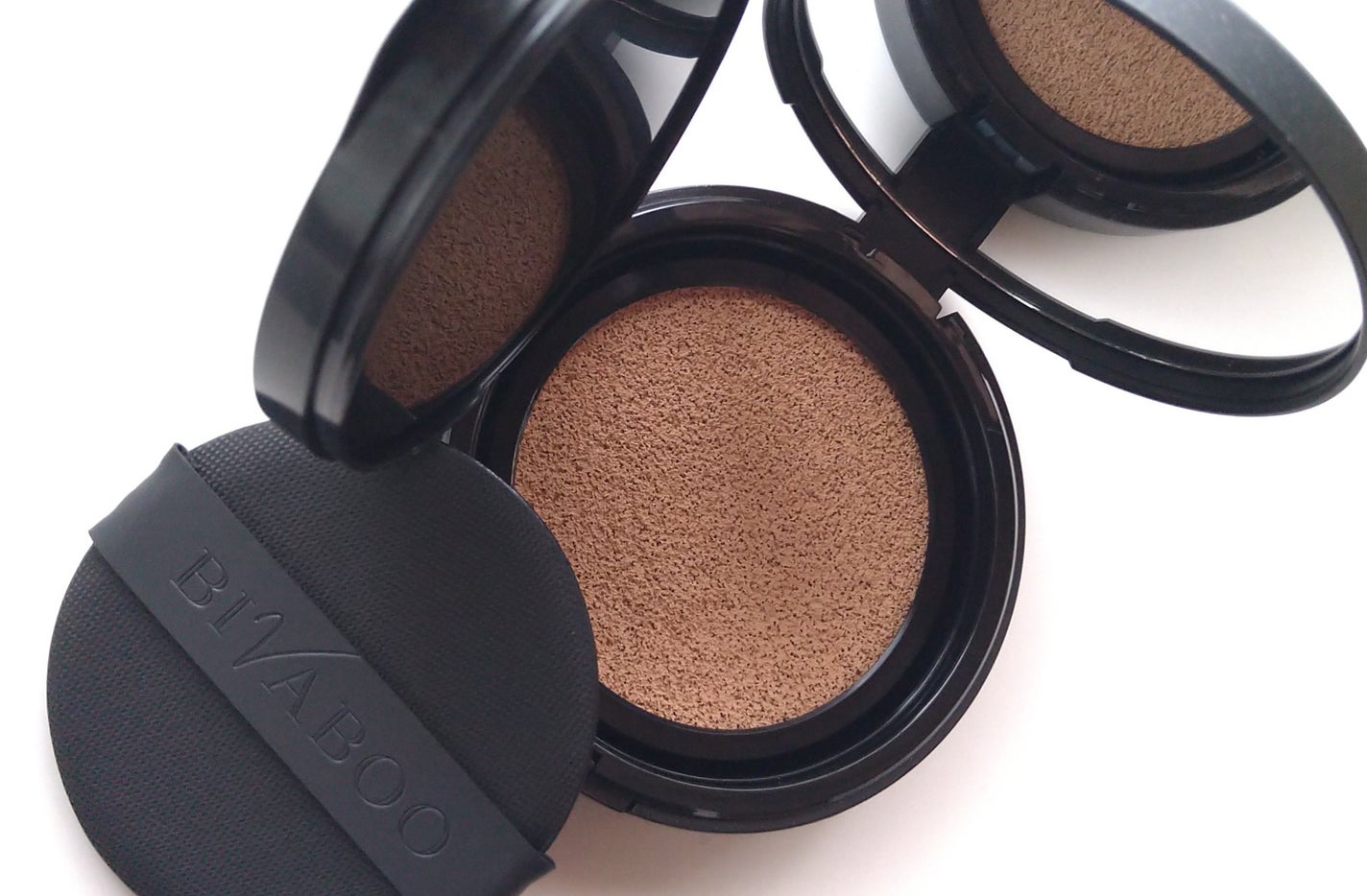 ベルベットジュエルクッション/BIVABOO/クッションファンデーションを使ったクチコミ(2枚目)