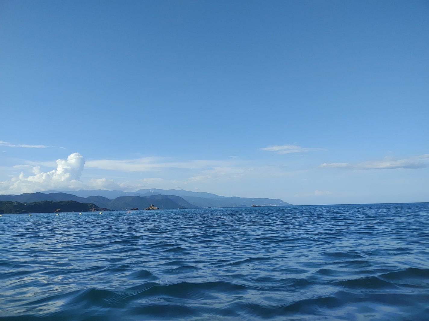 tai on LIPS 「海綺麗だったよー無印の日焼け止め良かった敏感肌の使ったわー..」(1枚目)