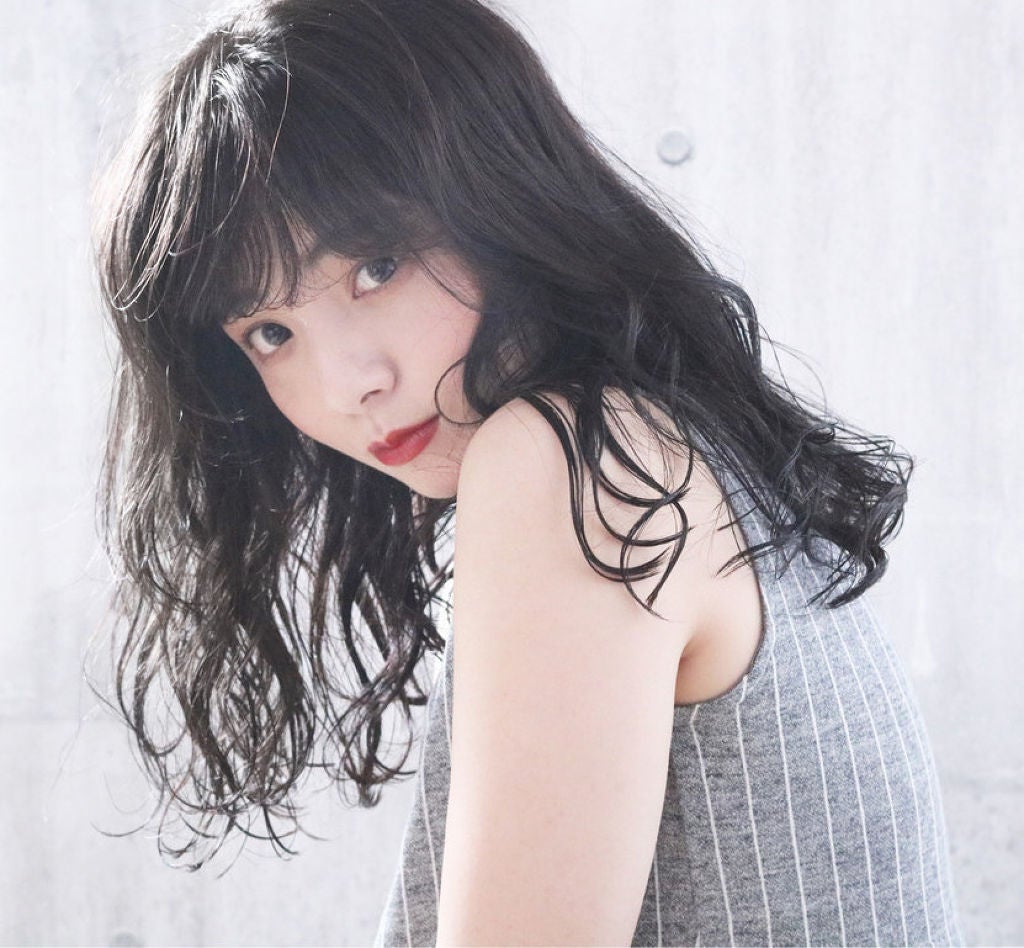 色白向きファンデーションとは?プチプラおすすめアイテムから色選びのポイントまで徹底解説!のサムネイル