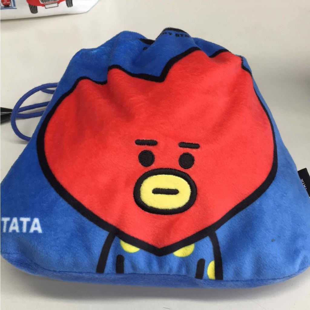 あきき on LIPS 「オススメの変わった色のアイシャドウや、香りの無いオススメのリッ..」(1枚目)