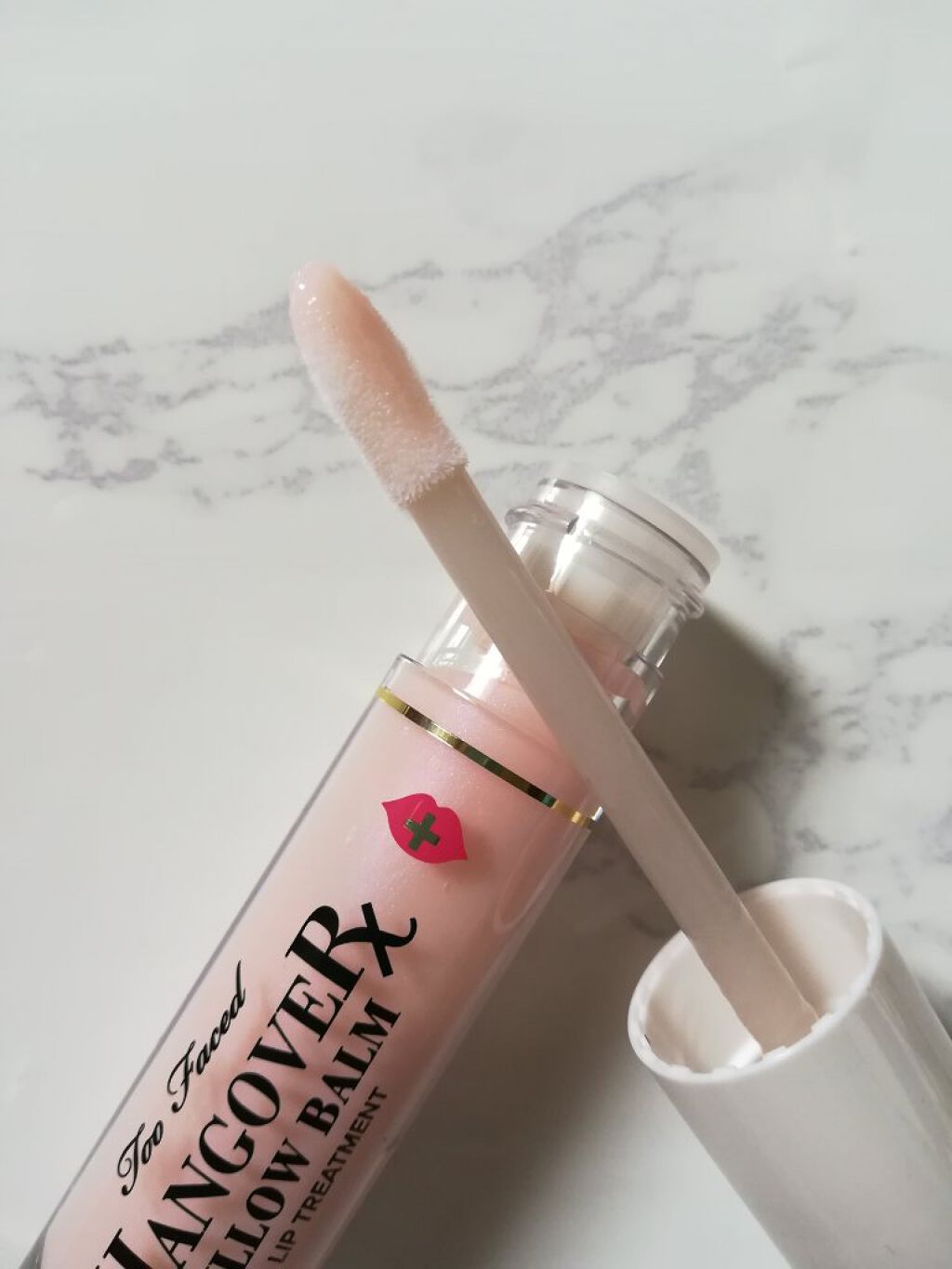 ～トゥー フェイスド ハングオーバー～ ピロー バーム リップ トリートメント/Too Faced/リップ美容液を使ったクチコミ（2枚目）