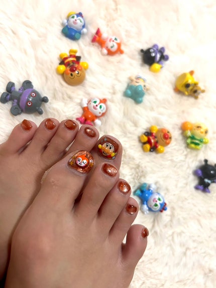 🐒ズボラママみっちゃんの高見えネイル💅 on LIPS 「アンパンマンパン🥺かわいい😍#フットネイル#PR🩷カラー名🩷【..」(6枚目)