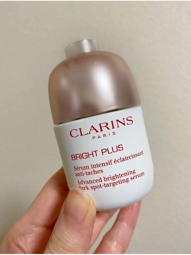 CLARINS ブライトプラス ブライトニング セラムのクチコミ「クラランスの薬用美白美容液
コロンとした可愛らしいフォルムです◡̈⃝︎

蓋を開けて上をプッシ.....」（1枚目）