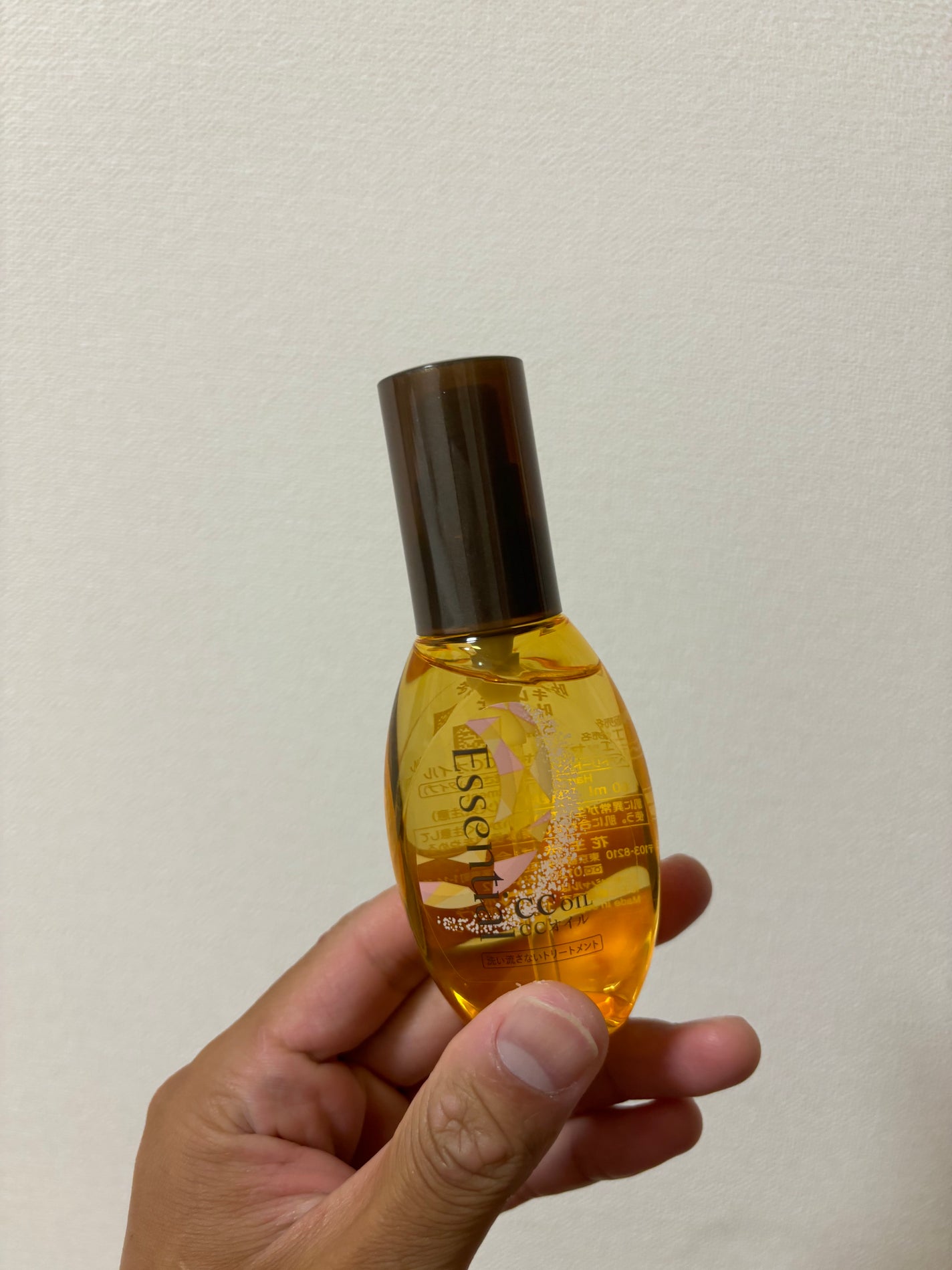 けいじ@美容大好き20代 on LIPS 「ヘアオイルは結局こればっか使う!ドンキで大体400円くらいで買..」(2枚目)