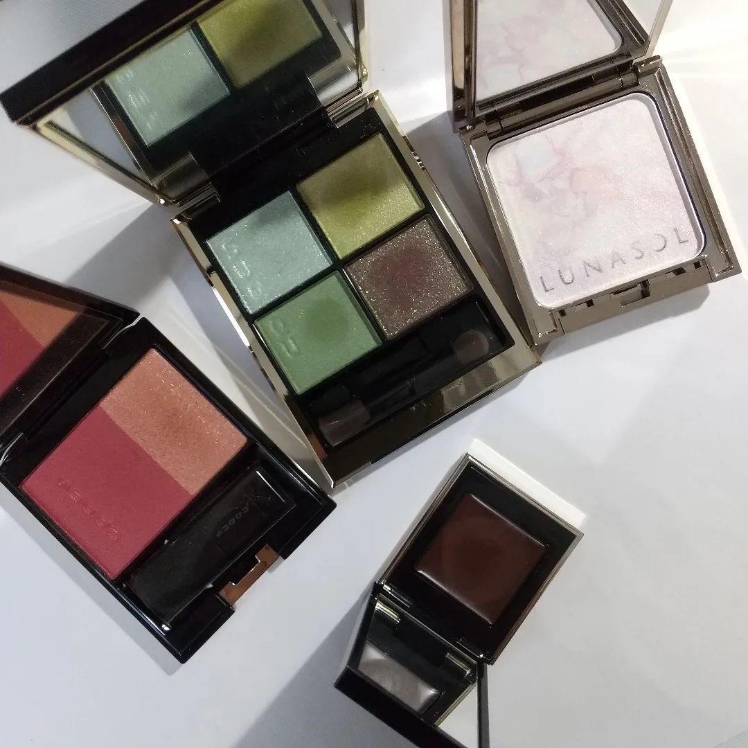 マージングフェースグロウ/LUNASOL/プレストパウダーを使ったクチコミ（1枚目）